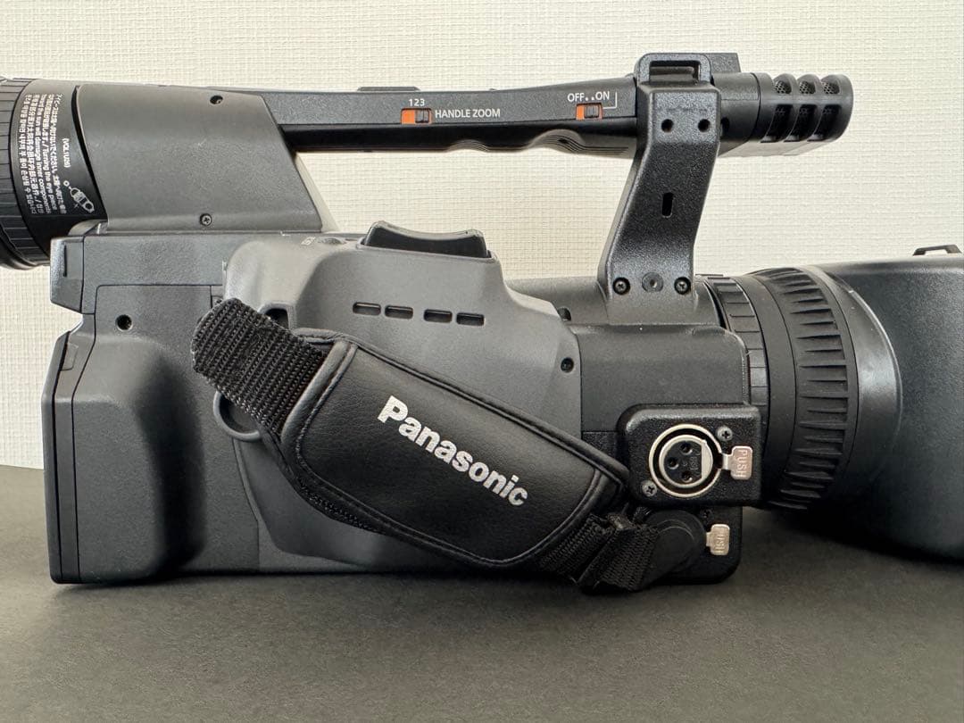 Panasonic HPX175 HVX200 の後継　VX1000 好も