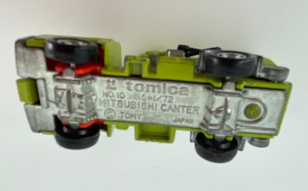 トミカ 三菱キャンターグリットスイパー　水道局のタンク車