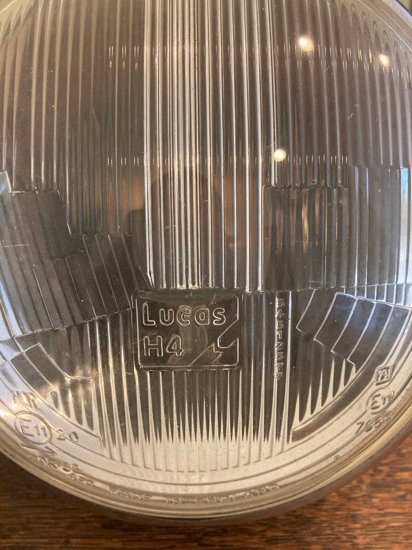 雰囲気抜群Lucasヘッドライト