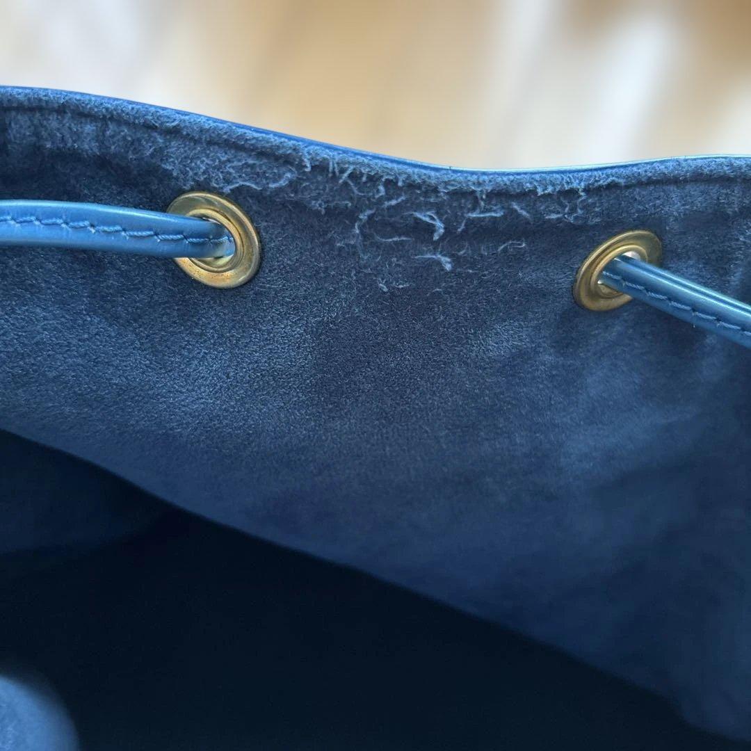 ルイヴィトン エピ ノエ ショルダーバッグ ブルー
