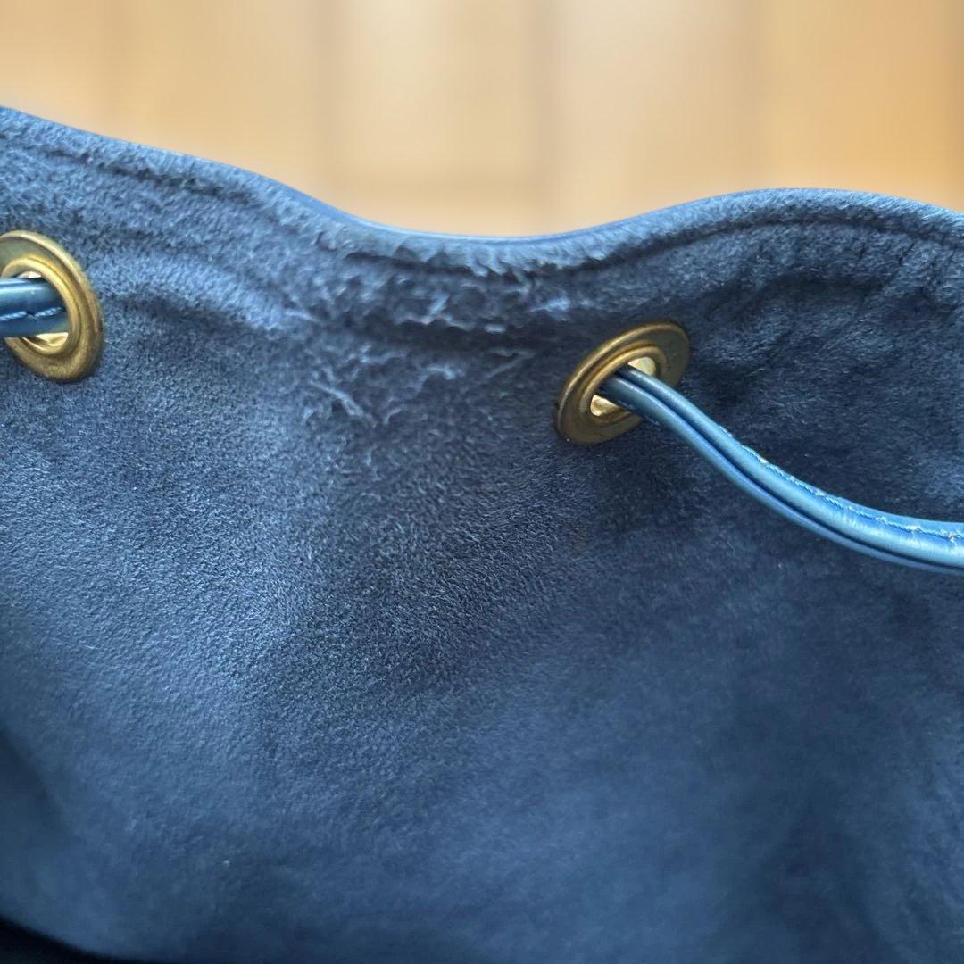 ルイヴィトン エピ ノエ ショルダーバッグ ブルー