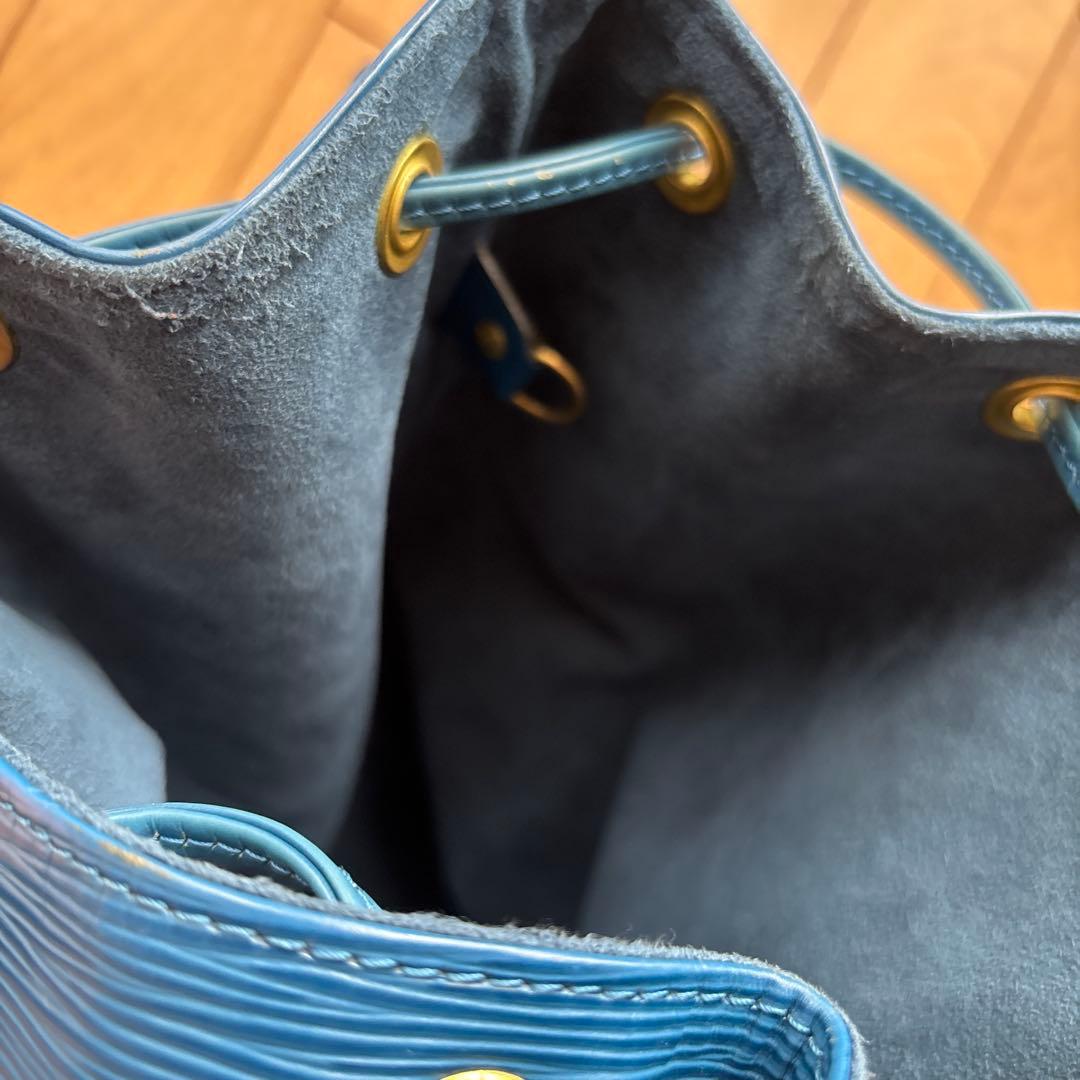 ルイヴィトン エピ ノエ ショルダーバッグ ブルー