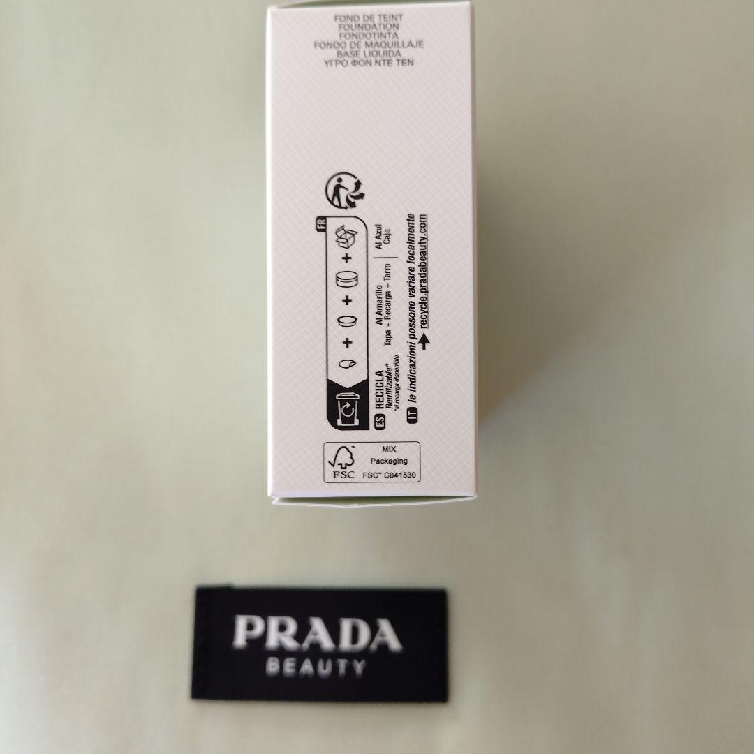 PRADA リヴィール　メッシュ　クッション　ファンデーション LC5