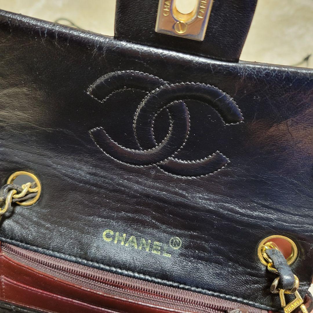 CHANEL ミニマトラッセ　ブラック レザーショルダーバッグ
