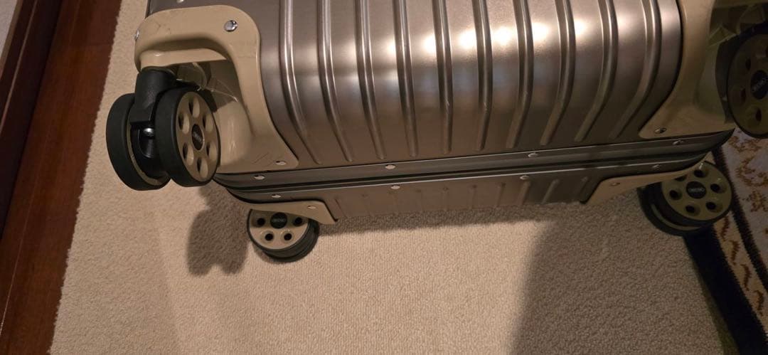 美品】RIMOWAトパーズチタニウム64L クラシックチェックインM リモワ