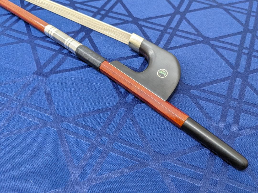 コントラバス弓　新品　銀線のところがおしゃれ