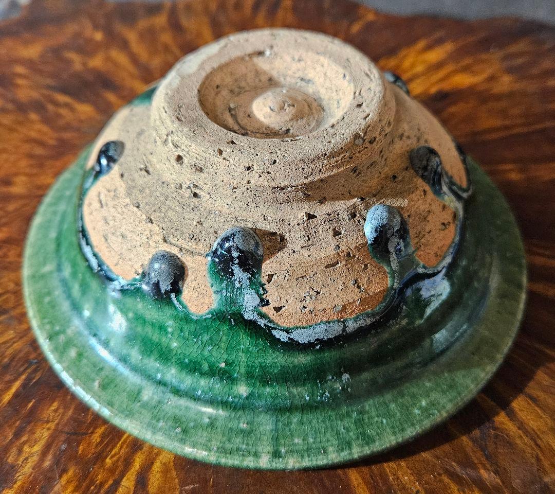 中国古美術　中国古陶磁器　古玩　漢時代　漢緑釉　兜形鉢【抜群の銀化の景色❗