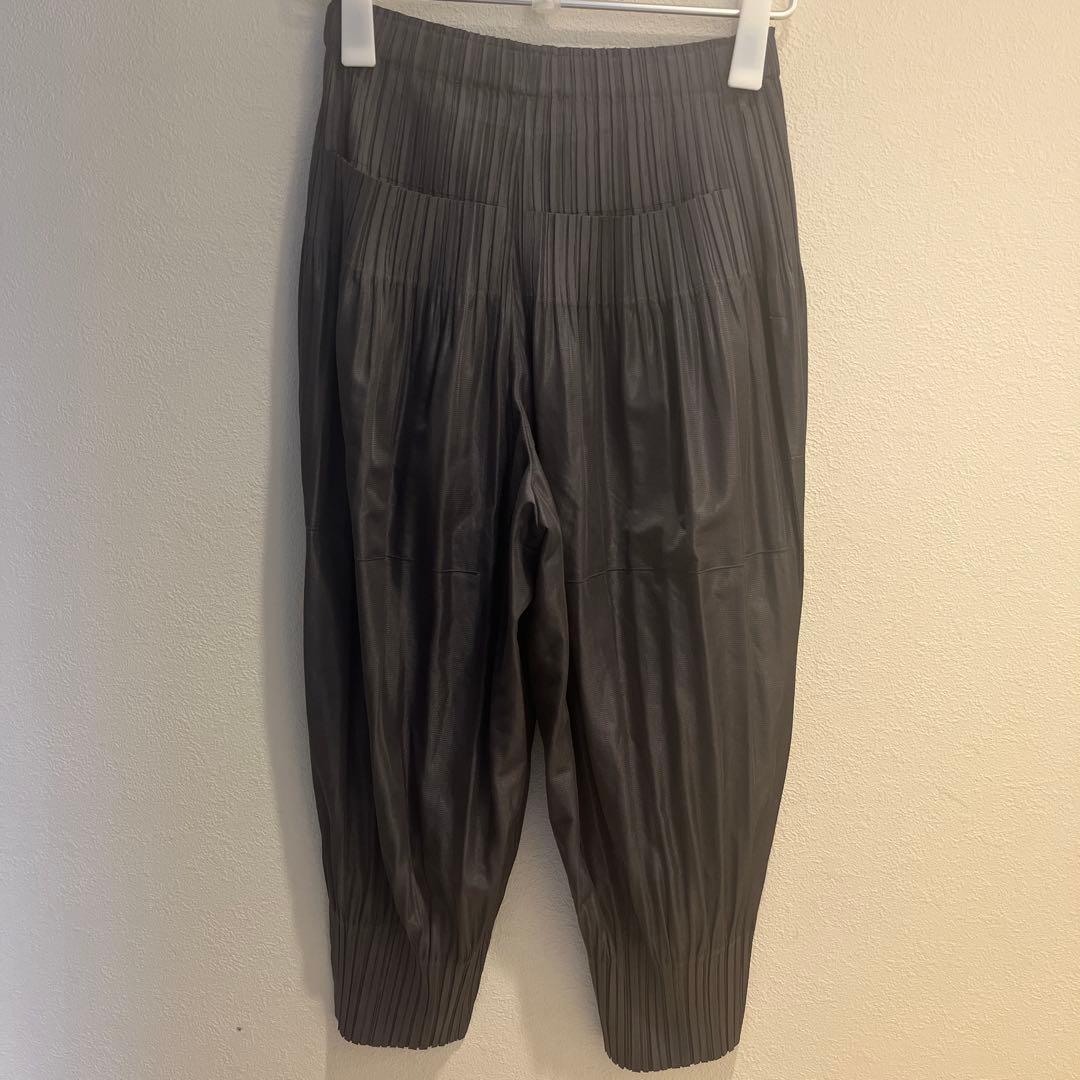 パンツ PLEATS PLEASE ISSEY MIYAKE FLUFFY BASICS