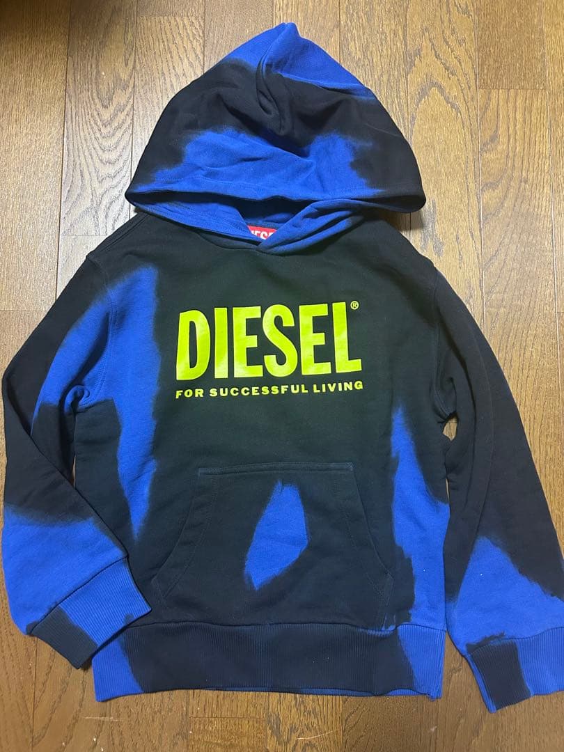 新品タグ付き★ディーゼル★トレーナーとパンツ2点セット8Y