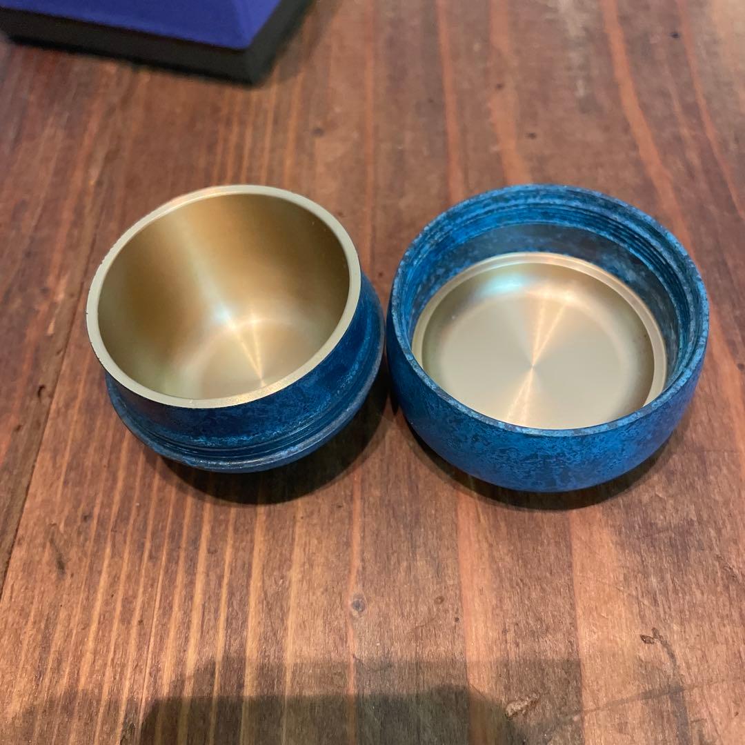 美品 グッドデザイン 金属製 メモリアルボトル カナタ 青銅色 重厚感