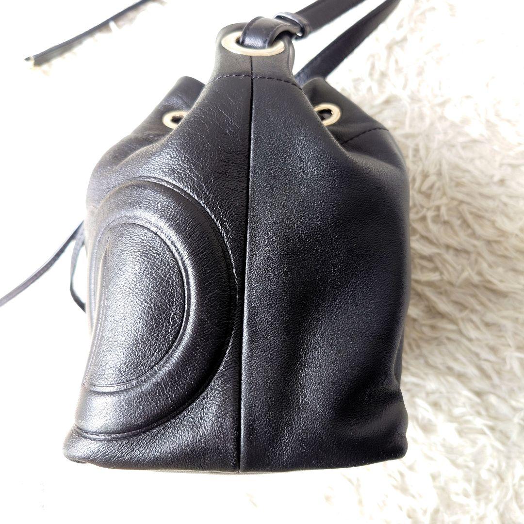 Jimmy Choo ジュノ 巾着 ブラック 型押しロゴ デカロゴ