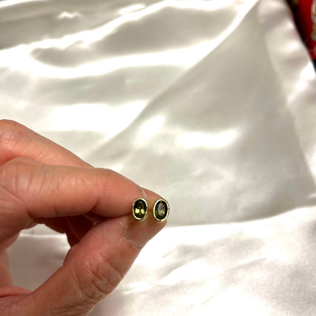 天然石 モルダバイトk18金ピアス
