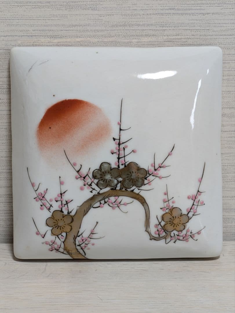 骨董品　大正ロマン　蓋付き四段重　陶器製　金彩松竹梅と旭日鶴飛来