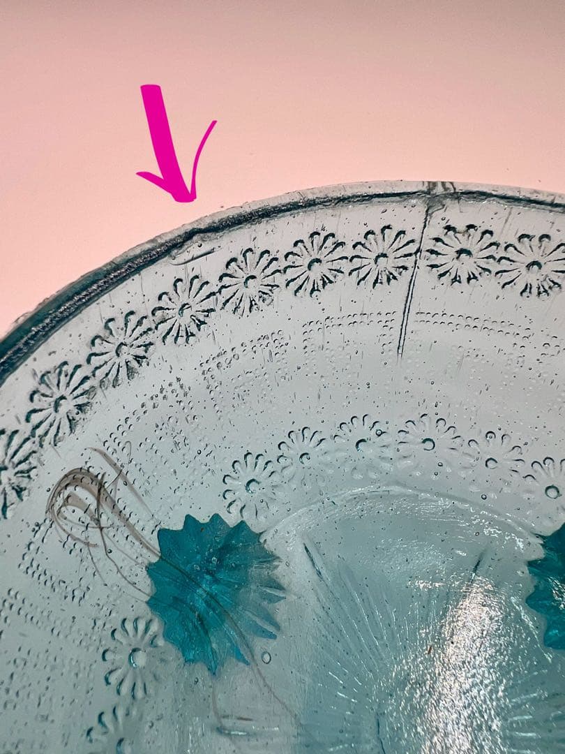 型ガラス蓋物 菓子器 キャンディポット ボンボニエール ウランガラス