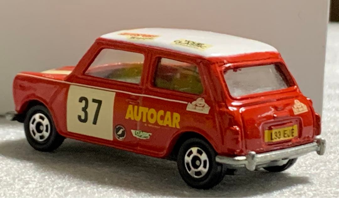 トミカ ミニクーパー トラフィック AUTOCAR ゼッケン37