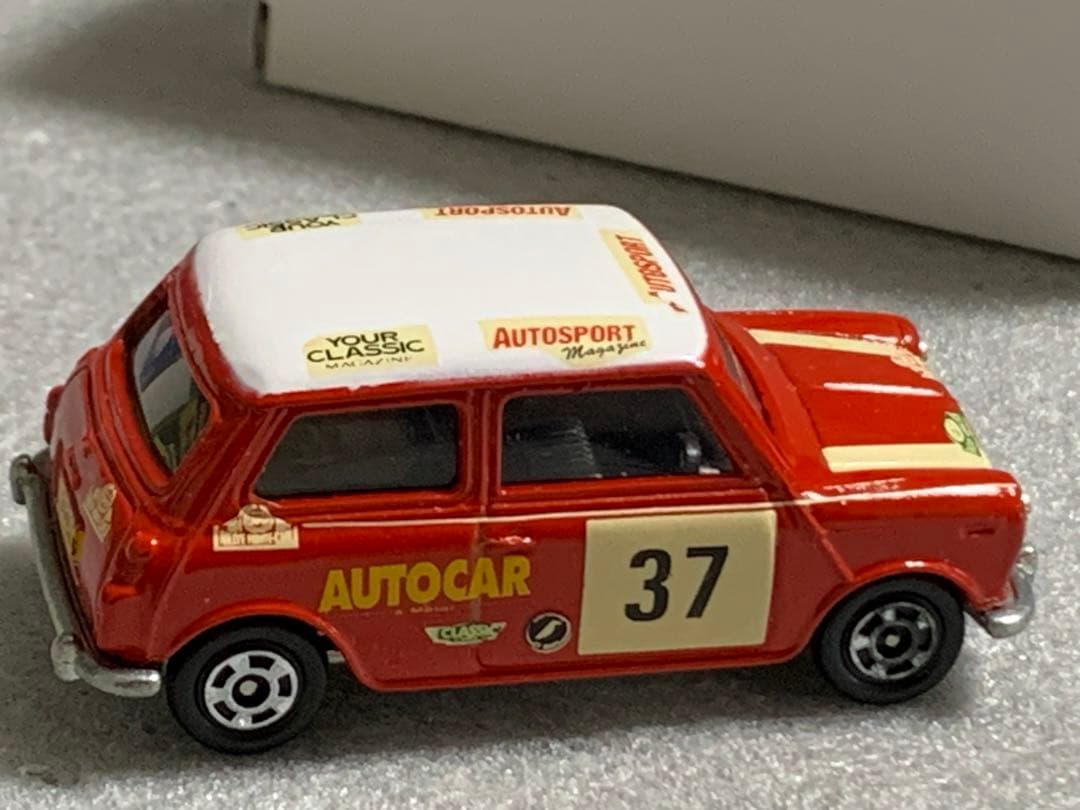 トミカ ミニクーパー トラフィック AUTOCAR ゼッケン37