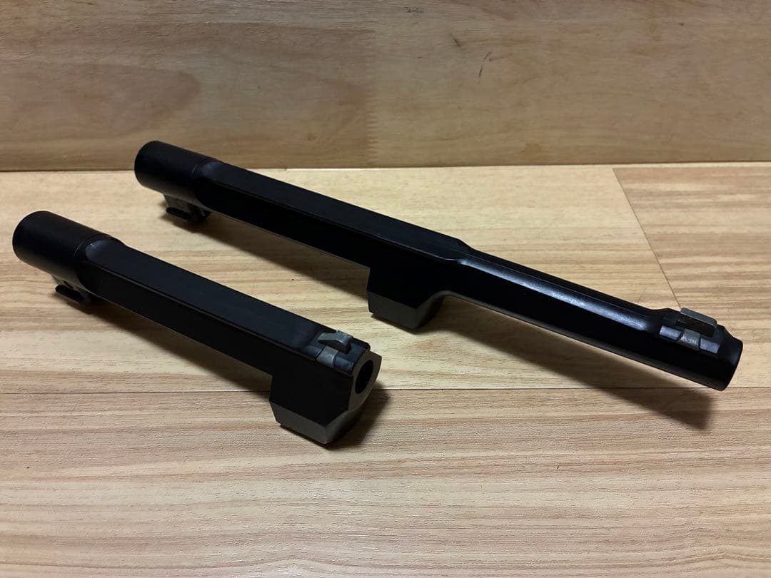 東京マルイvz61 スコーピオン　固定ガスガン デザートイーグル　2丁セット