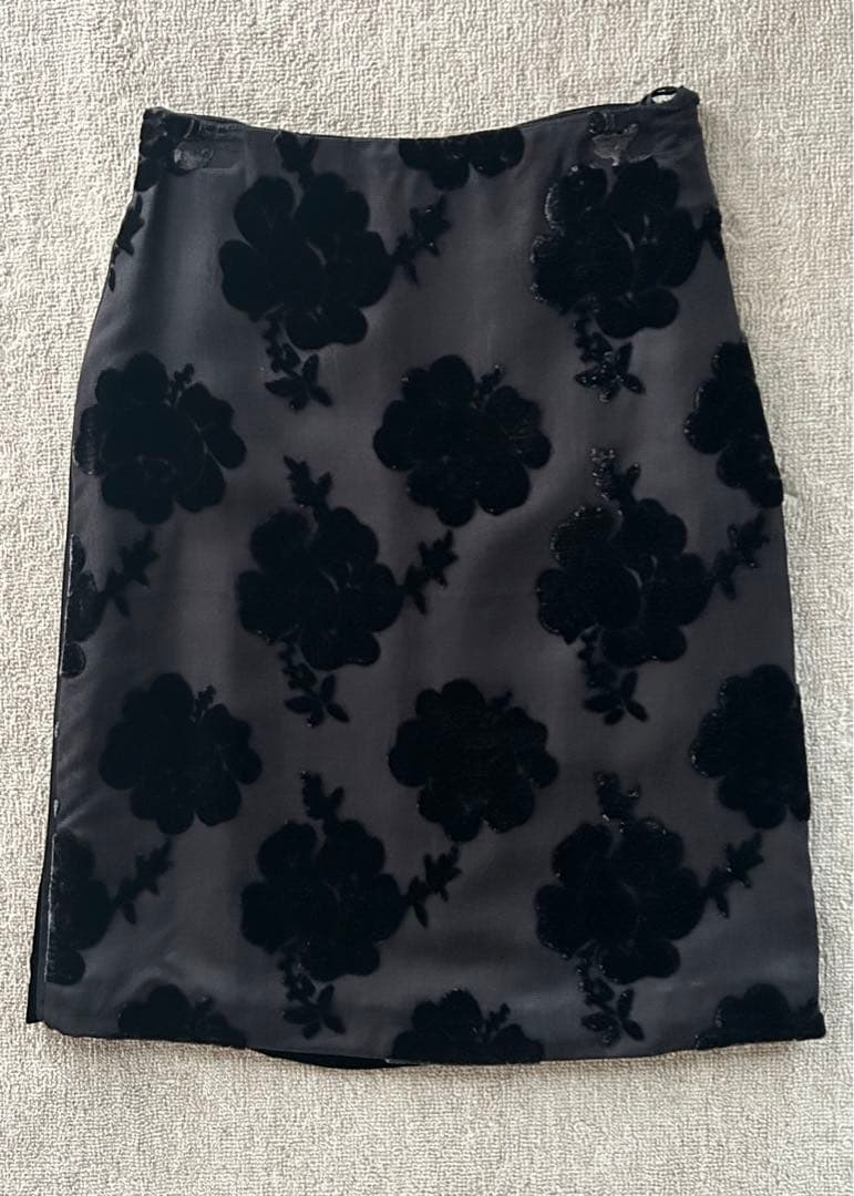 専用 Rakutao様　PRADAプラダ　花柄刺繍 ベルベット シルクスカート