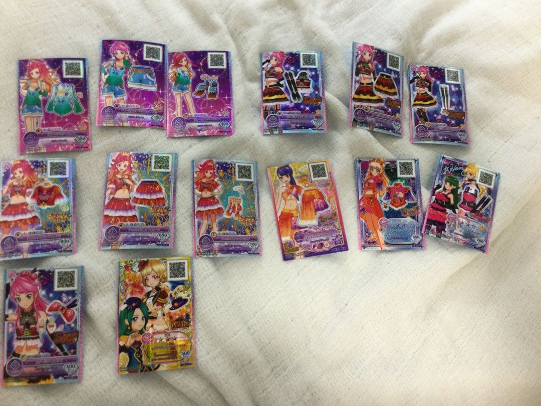 アイカツカード（旧アイカツ、アイカツスターズなど）まとめ売り 100枚