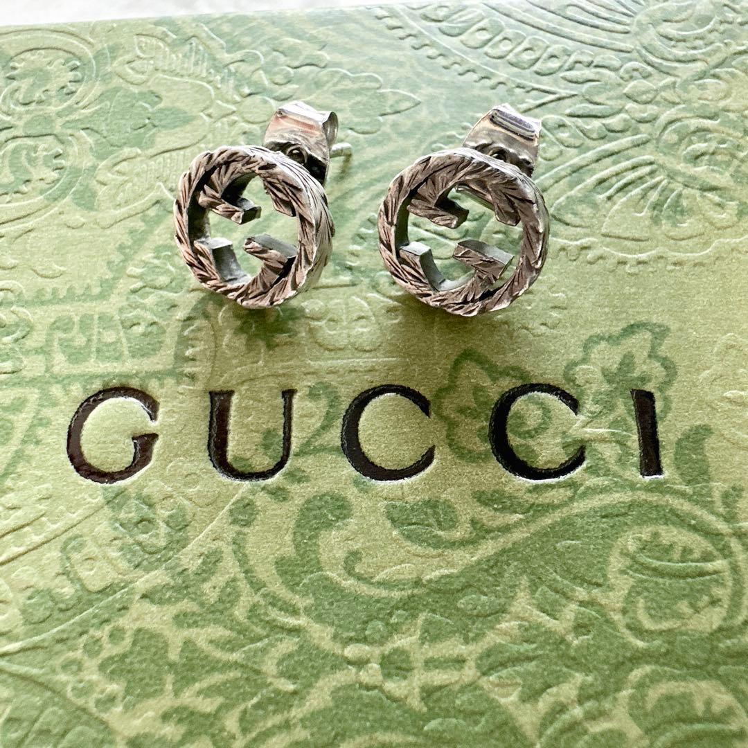 GUCCIピアス両耳インターロッキングアラベスク燻