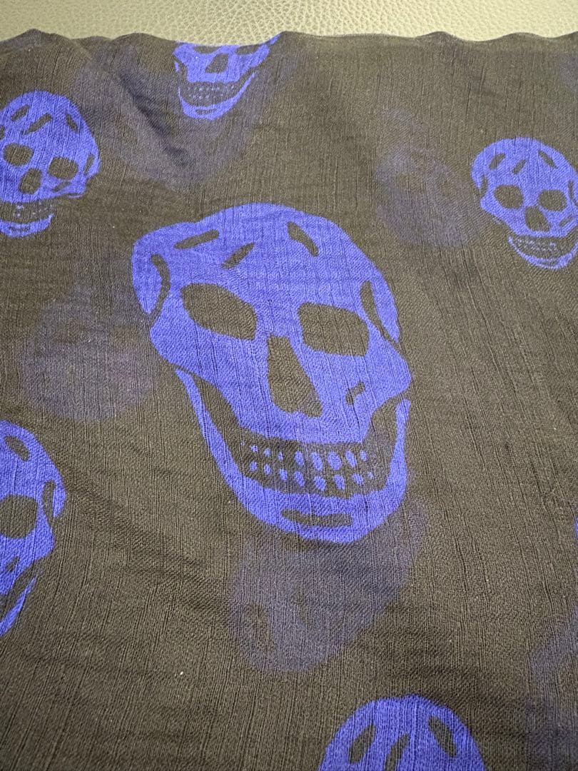 ALEXANDER McQUEEN アレキサンダーマックイーン　スカルスカーフ