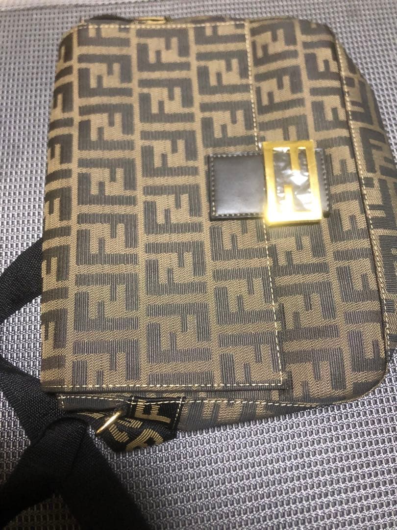 y*♡様 R*s様 FENDIカバン　コーチ　がま口財布　ヴィトン財布　セット