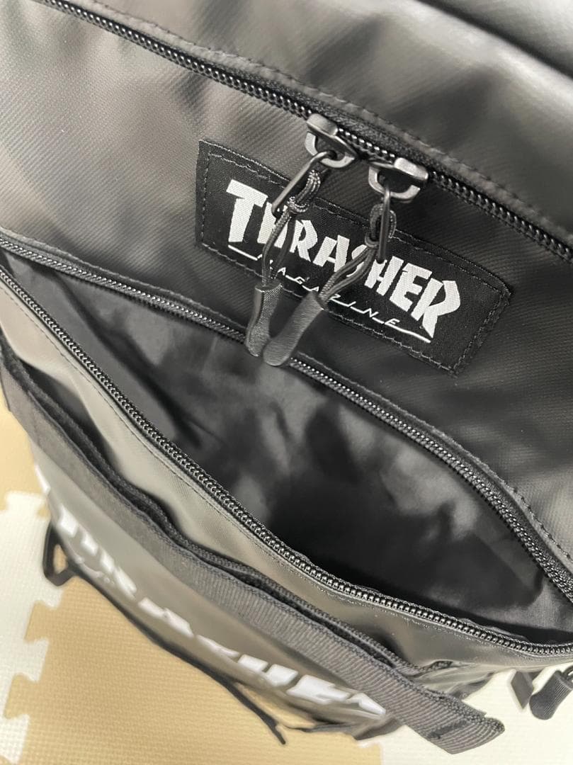 【ムチ子】スラッシャー　ＢＯＸリュック TH-Q WH