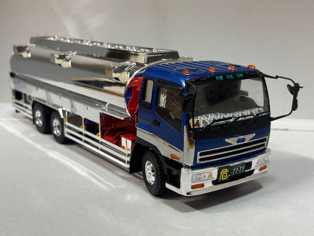 アオシマ 1/32 デコトラプラモデル いすゞギガ メッキタンクローリー