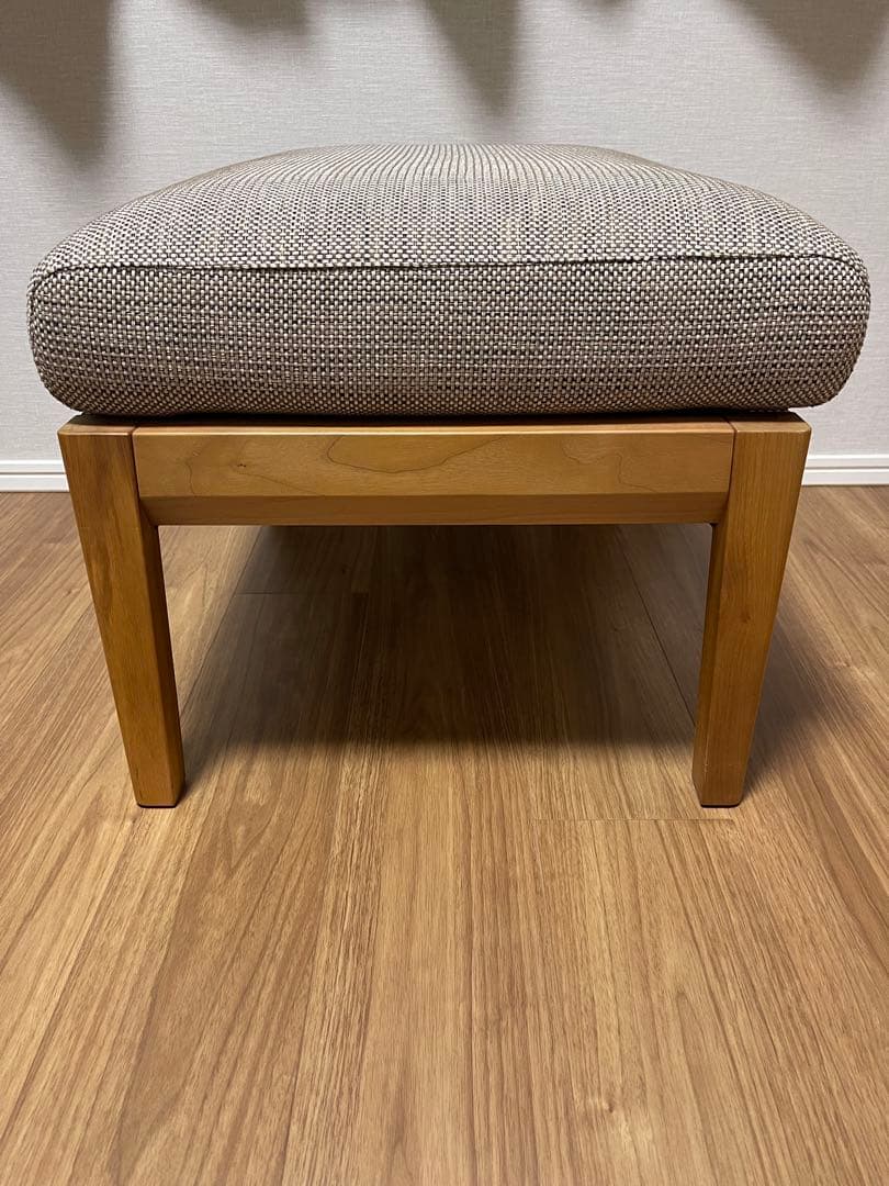 カリモク　WU45シリーズ　スツール　オットマン ウォールナット材　1脚