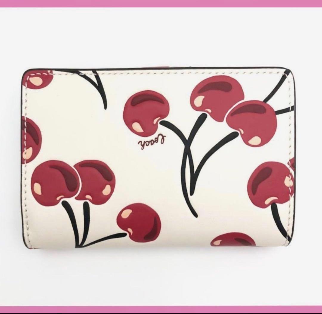 初売り人気COACH コーチ いちご柄チェリー二つ折り財布