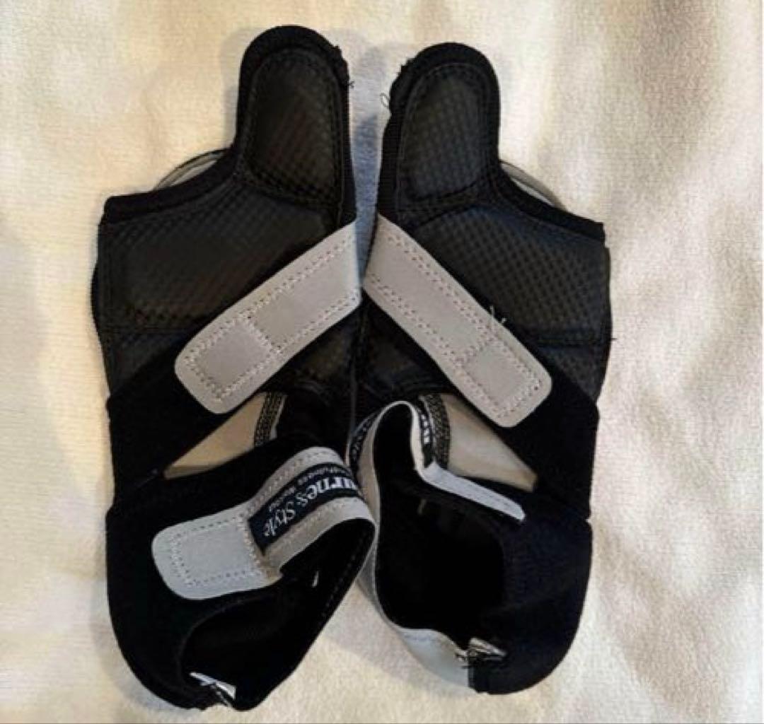 バーネススタイル 暗闇キックボクシング グローブとシューズ2セット M