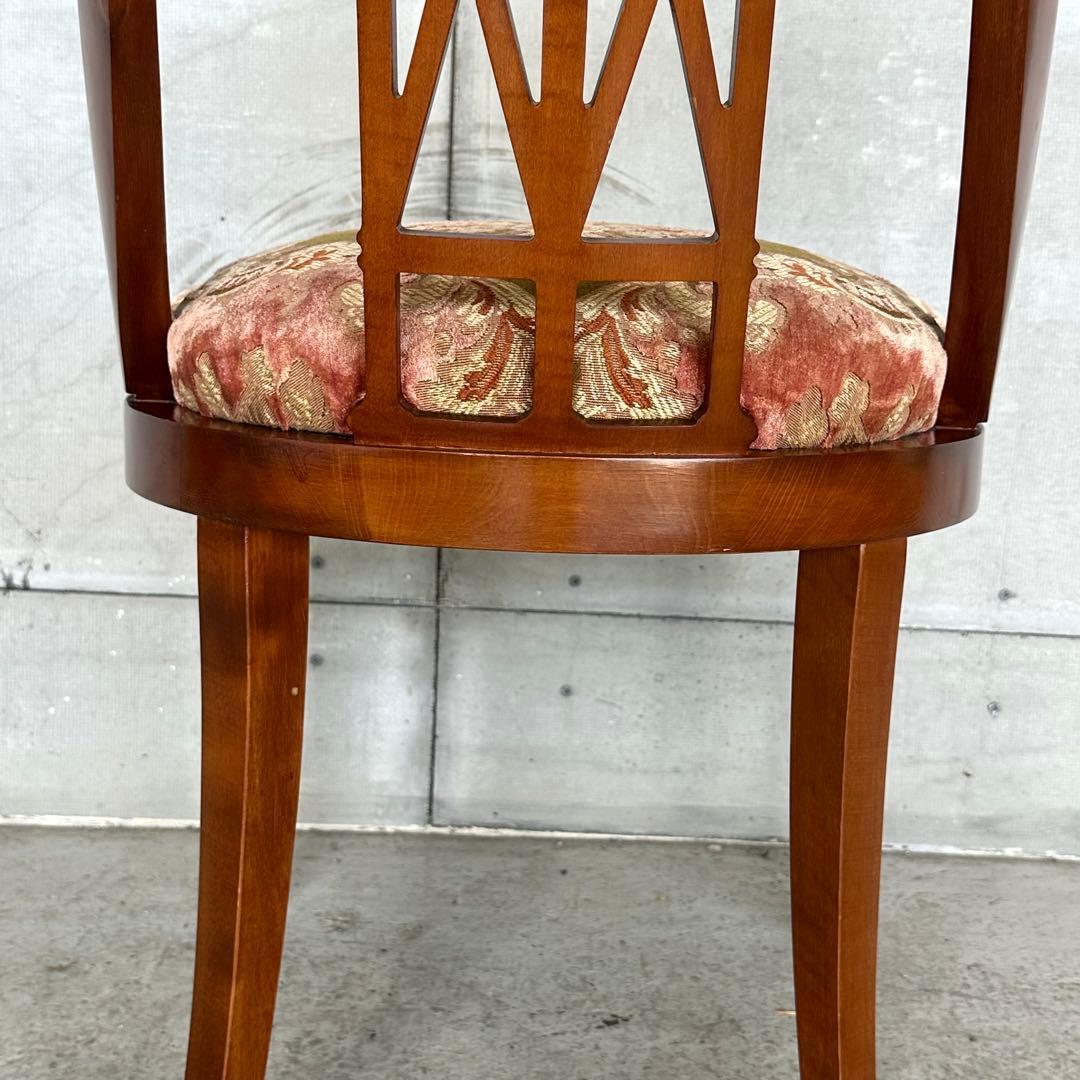 ✦ネオクラシカル様式✦透かし彫り×メダリオン装飾 ダイニングチェア