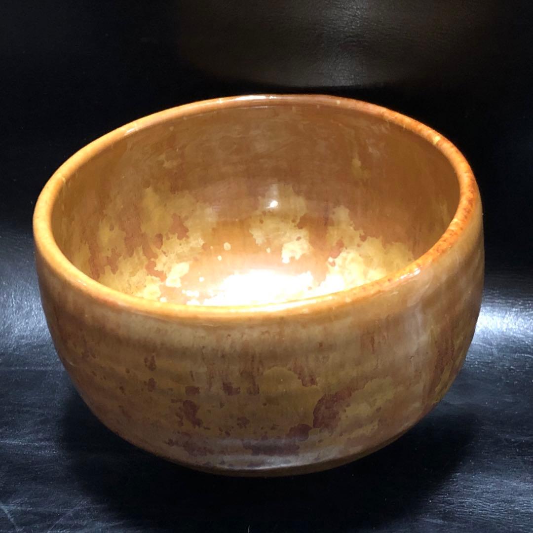 美しい古美術◆蔵の奥から謎めいた黄金に輝く美しい抹茶茶碗が出て来ました。茶道具