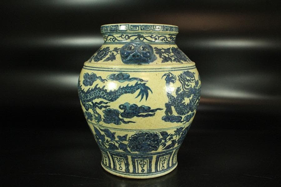 中国美術 青華 纏枝霊芝雲龍紋 獣耳罐 瓶(K-MB253)