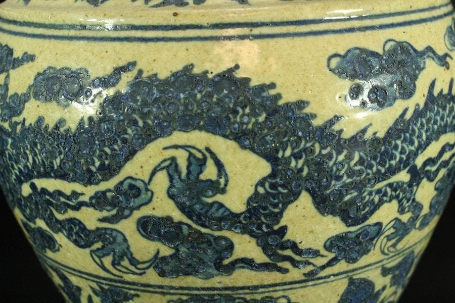 中国美術 青華 纏枝霊芝雲龍紋 獣耳罐 瓶(K-MB253)