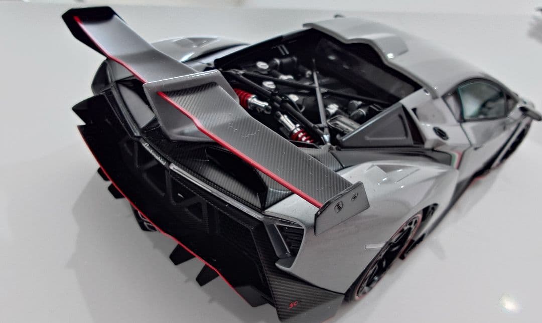 【稀少】ランボルギーニ ヴェネーノ 1/18 【AUTOART】
