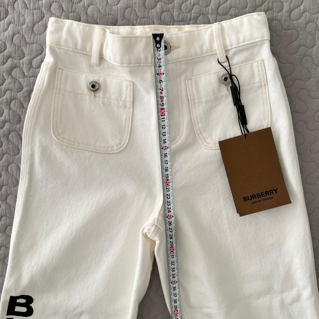 新品タグ付き】BURBERRY バーバリー 140cm ロゴ 白デニムパンツ