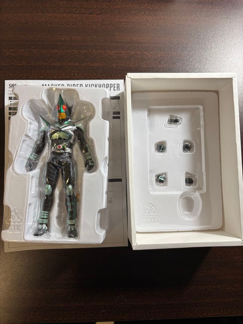 S.H.Figuarts 真骨彫製法 仮面ライダーキックホッパー地獄兄弟色紙付き