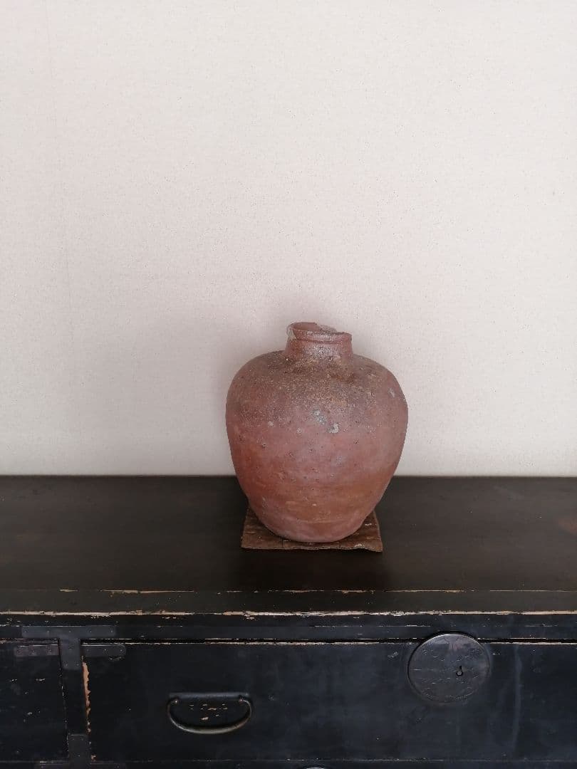 №82 古信楽の壺 特有の柔らかい土肌。 信楽 壺 №82 古