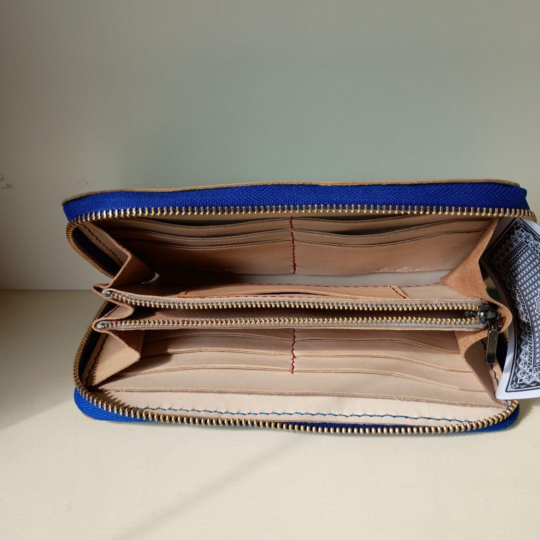 本革に青森藍にて染め上げた長財布