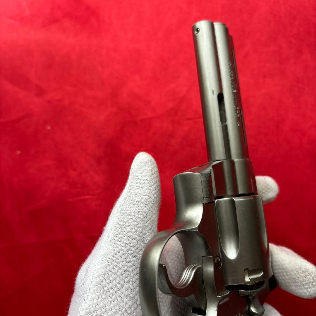 廃盤希少　東京マルイ　24連射ガスリボルバーコルトパイソン357マグナムシルバー