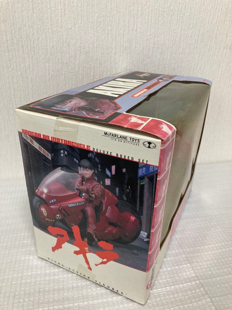 『AKIRA』の金田が乗るバイクのフィギュアです。