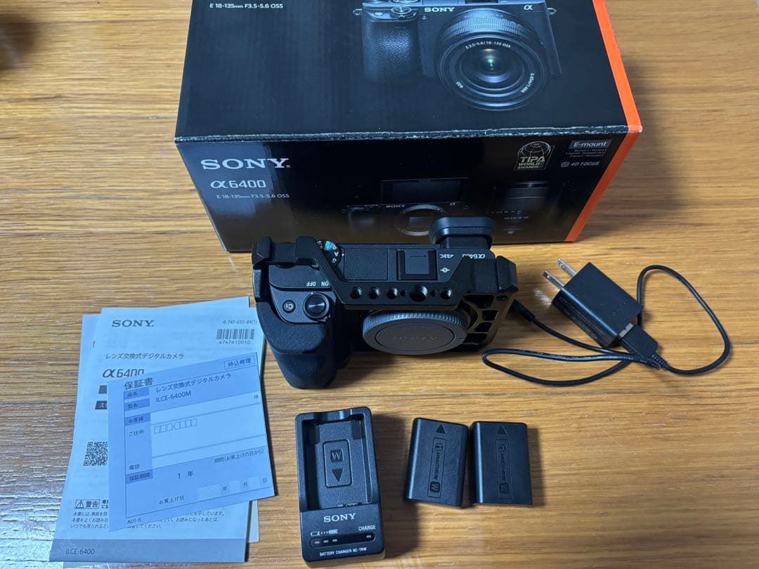 Sony α6400 ミラーレスカメラ 本体おまけ多数シャッター回数1865枚