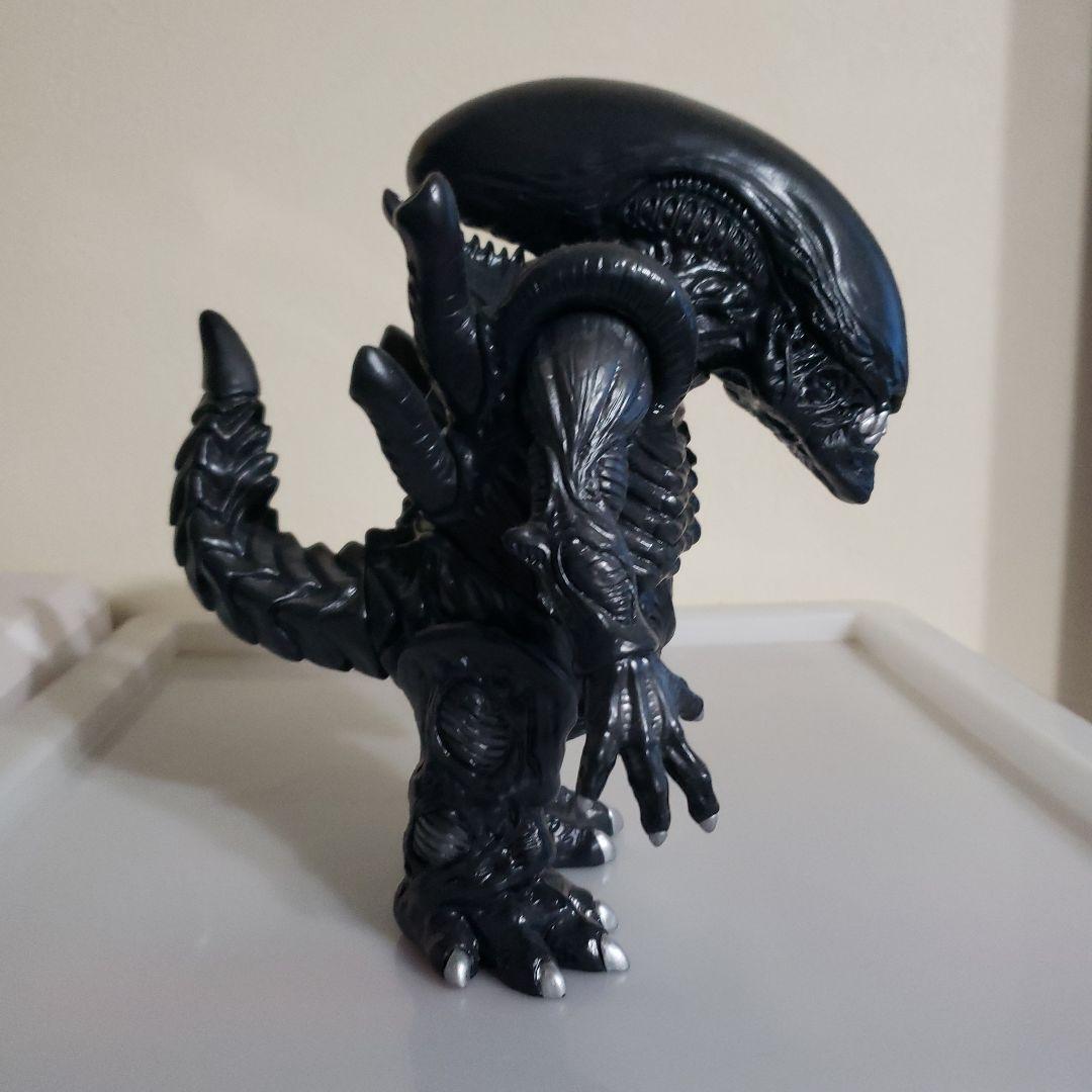 エイリアンフィギュア 黒　ソフビ