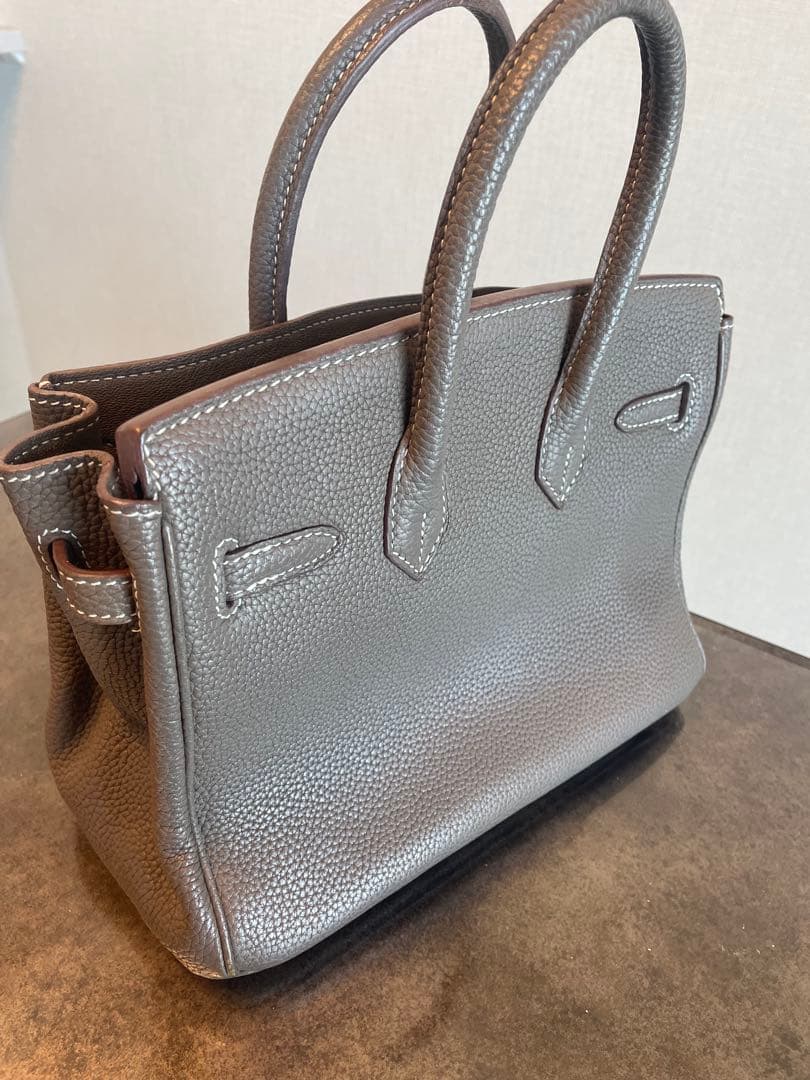 グレージュレザーハンドバッグ ロック付き