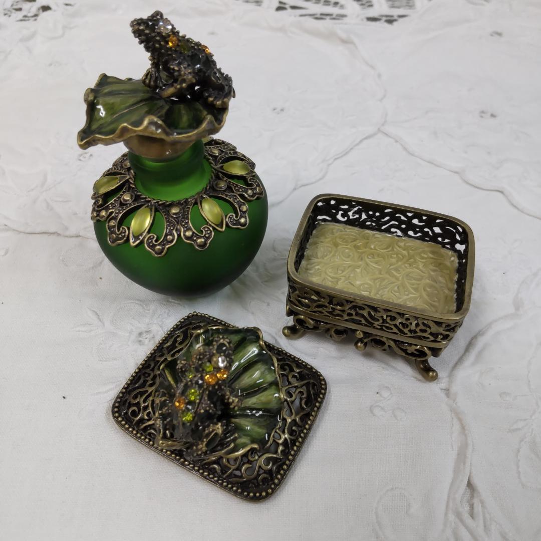 カエル 小物 香水瓶 ビジュー アンティーク風 縁起もの ラッキーモチーフ