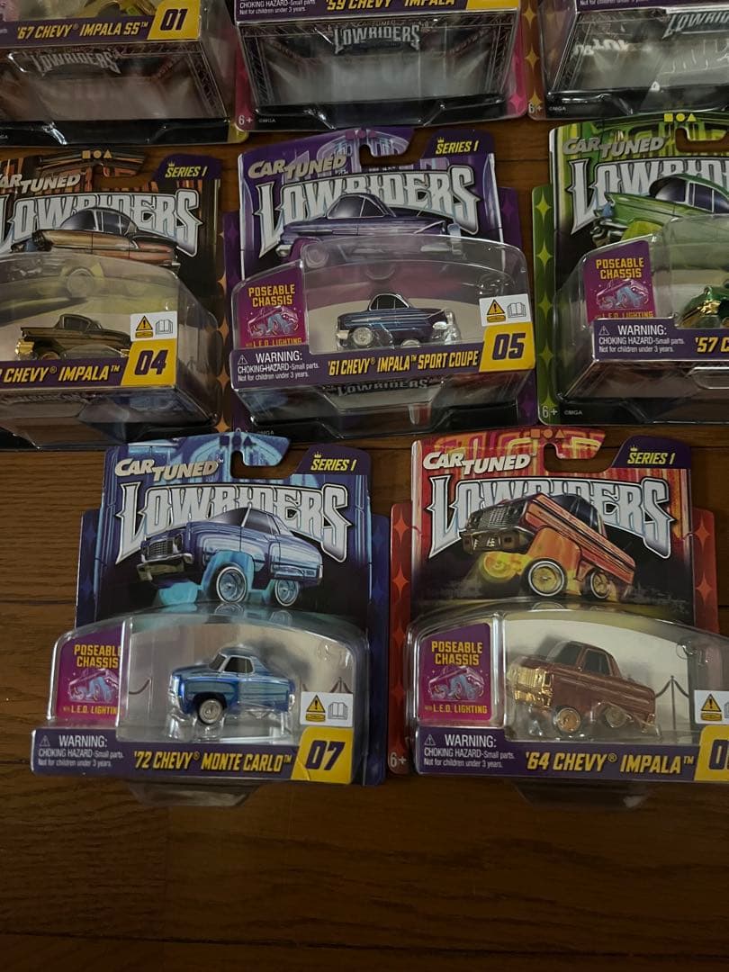 ミニカー Car Tuned Lowriders