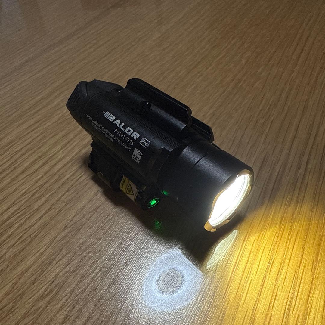 OLIGHT ウェポンライト