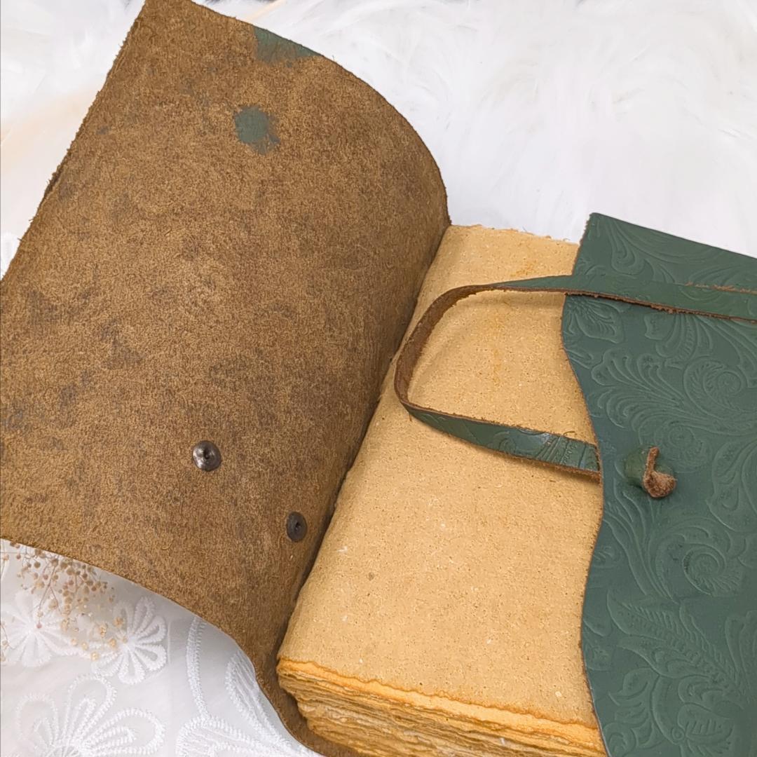 インドのアンティーク雑貨✨魔法のジャーナル✨天然レザー製／ノート