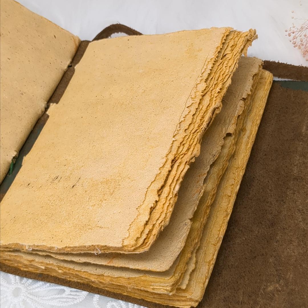 インドのアンティーク雑貨✨魔法のジャーナル✨天然レザー製／ノート